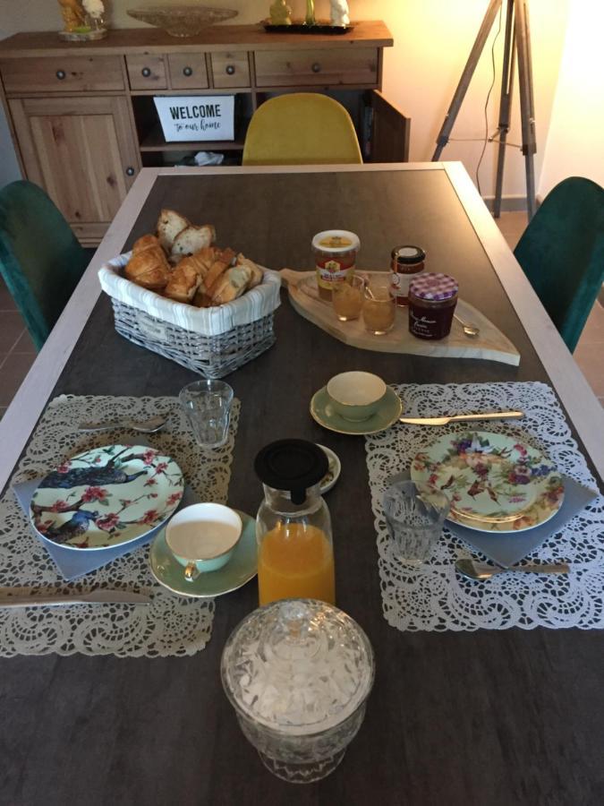 De Charme Et D'Eau Acomodação com café da manhã Saint-Savinien Exterior foto
