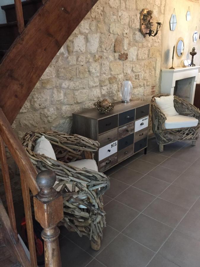 De Charme Et D'Eau Acomodação com café da manhã Saint-Savinien Exterior foto